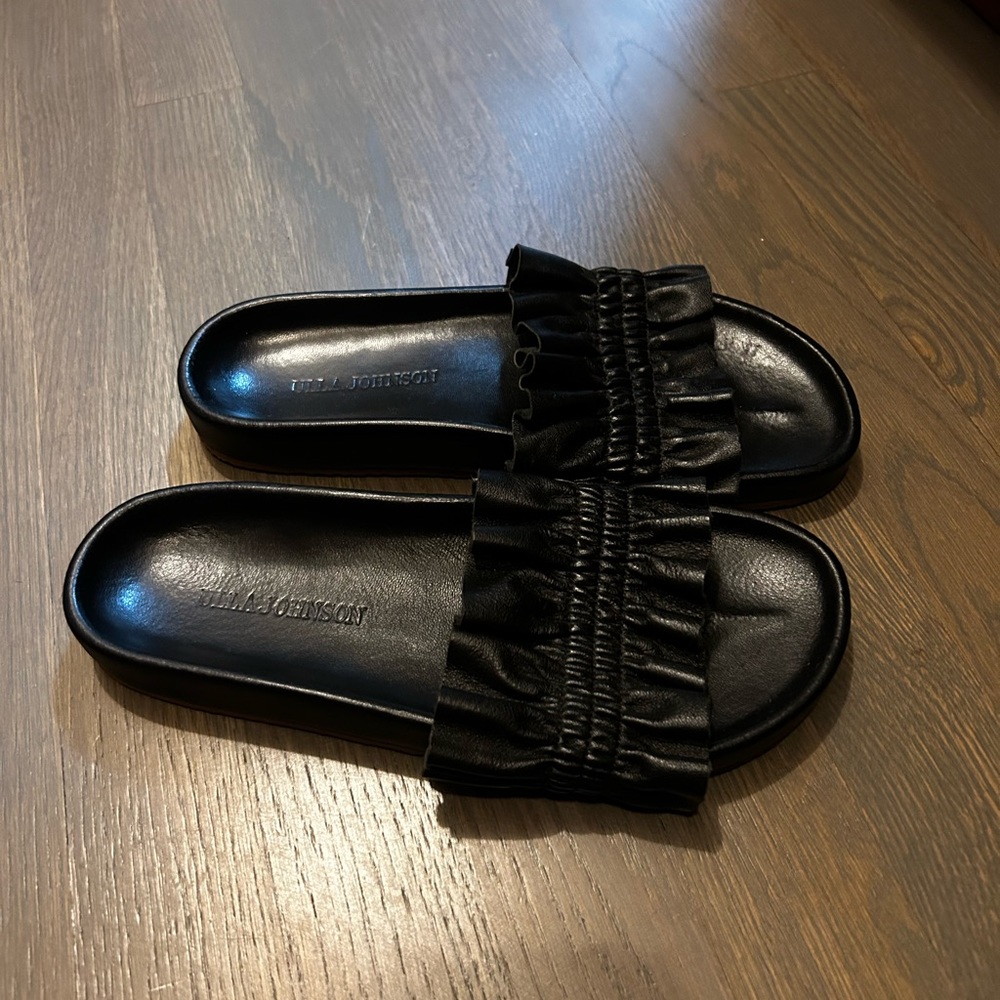 Ulla Johnson sandals. Leather, ruffles. New, without tags. Black.